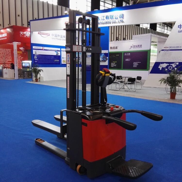 CTD型站立式全電動(dòng)堆高車(chē)