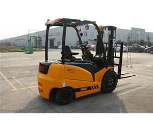 1.5噸電動(dòng)叉車(chē)